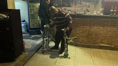 غلق محال تجارية ورفع إشغالات طريق وضبط شيش في حملة مسائية بالإسكندرية 