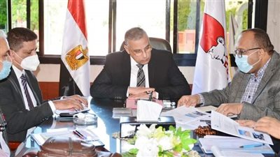 محافظ سوهاج يترأس الاجتماع الدوري لمناقشة الموقف التنفيذي لمشروعات المبادرة الرئاسية حياة كريمة