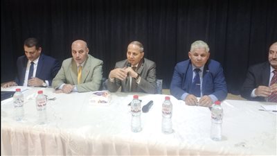 وكيل تعليم كفر الشيخ يناقش استعدادات امتحانات الفصل الدراسي الأول 