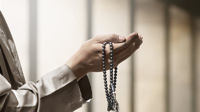 دعاء الفجر للمريض.. 90 دعاء مستجاب للأحبة والمرضى 