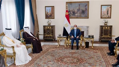 السيسي يستقبل مستشار ملك البحرين للشئون الدبلوماسية لبحث سبل تعزيز الأمن والاستقرار بالمنطقة