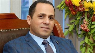 شكل لجنة لمكافحة الفساد.. معلومات عن رئيس جامعة دمنهور المتهم بتقاضي رشوة 4 ملايين جنيه