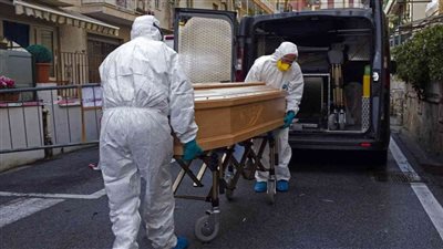 رئيس الوزراء الإيطالي يتهم غير الملقحين بالتسبب في أزمة صحية