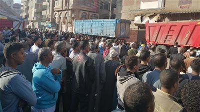 مقطورة تقتحم فرن عيش بالشرقية.. وسقوط ضحايا | صور