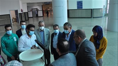 جامعة كفر الشيخ تتسلم نماذج روبوت لاستخدامها في عزل كورونا بالمستشفى الجامعي