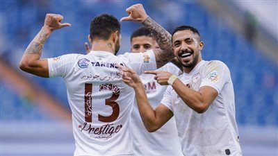 الشباب يفوز على الرائد بثلاثية ويخطف صدارة دوري المحترفين السعودي