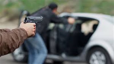 جهات التحقيق تأمر بتفريغ كاميرات المراقبة بمحيط أحد البنوك بعد سرقة مبلغ مالي من فتاة بالقليوبية