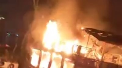 20 لقطة ترصد كارثة حريق مركب نيلي بالمعادي