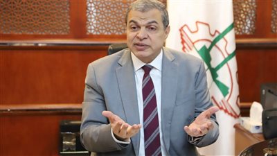 سعفان يتابع الدورات التدريبية بوحدات التدريب المتنقلة ببورسعيد