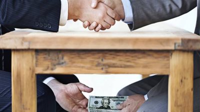 ضابط الرقابة الإدارية برشوة الصحة: الوزيرة رفعت دعوى خلع ضد المتهم الأول وكسبتها