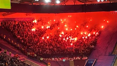 أعمال شغب في مباراة ليستر سيتي وليجيا وارسو.. والشرطة الإنجليزية تتدخل | صور