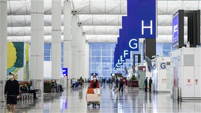 هونج كونج تفرض قيودًا لمواجهة فيروس كورونا بعد ارتفاع الإصابات