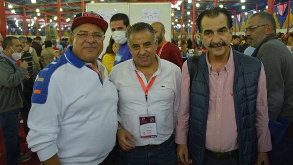 الكاتب الصحفي عصام