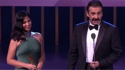 كريم عبد العزيز خلال تكريمه بمهرجان القاهرة السينمائي: لولا شريف عرفة ووحيد حامد مكنتش هكون هنا | لايف