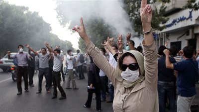 احتجاجات بسبب نقص المياه في إيران.. واشتباكات بين الشرطة والمتظاهرين | فيديو