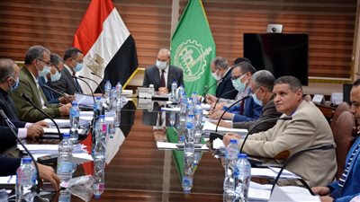 محافظ القليوبية يترأس اجتماع مجلس إدارة المناطق الصناعية لمنطقتي الشروق والصفا