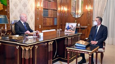 الرئيس التونسي: الدولة لا تدار في المقاهي والاجتماعات المغلقة.. ولم يتم تعليق العمل بالدستور | فيديو 