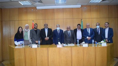 لعرض مخططات شمال الصعيد.. محافظ المنيا يستقبل وفدًا طلابيا من فنون الإسكندرية