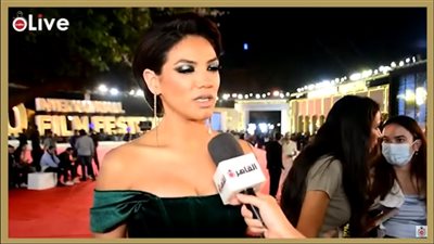 آية حوش: الجمهور يشعر أن قصة فيلم بنات عبد الرحمن تمثل عائلتهم | فيديو 