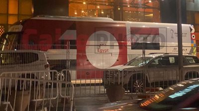 وصول بعثة منتخب مصر إلى فندق الإقامة بالدوحة | صور