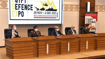 رئيس الشركة العالمية للبصريات: أنتجنا نظارة جوجل وأخرى للرؤية الليلية