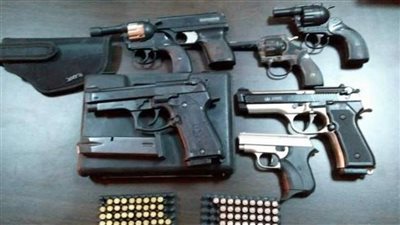 ضبط صاحب مكتب خدمات يصدر أوراقا حكومية غير مرخصة بحدائق القبة