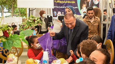 بمشاركة أبطال مرضى السرطان.. محافظ الإسكندرية يشهد احتفالات يوم الطفل