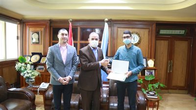 محافظ كفر الشيخ يكرم الخشت لحصوله على المركز السادس بمسابقة مايكروسوفت