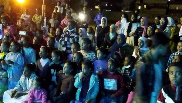 المسرح المتنقل بأسوان