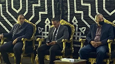 حازم إمام أول الحاضرين في عزاء الراحل جلال إبراهيم | صور