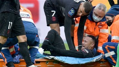 أول تعليق من نيمار على إصابته القوية مع باريس سان جيرمان