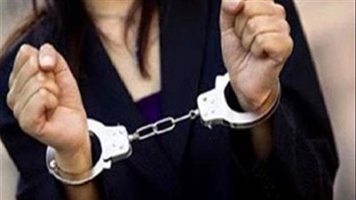 ربة منزل تدعي احتجازها داخل مركز شرطة سوهاج.. والداخلية تكشف التفاصيل