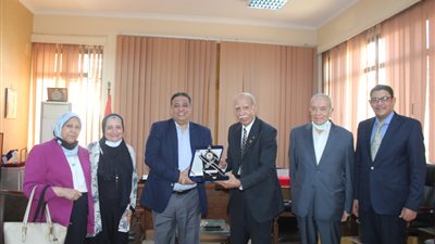 جامعة عين شمس تكرم اللواء أركان حرب ناجي شهود