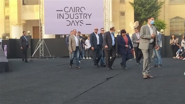 وزيرة الثقافة في