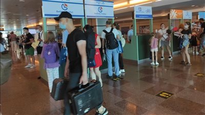 مطار الغردقة يستقبل 101 رحلة.. بينها 17 من المطارات الروسية 