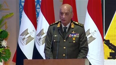 وزير الدفاع يعقد لقاءات مع قادة الوفود العسكرية وكبرى الشركات العالمية بمجالات التسليح