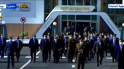 الرئيس السيسي يتفقد أجنحة معرض إيديكس 2021