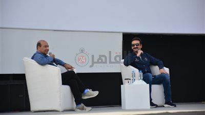 طارق الشناوي يحرج كريم عبد العزير: سألته تحب مين يكرّمك قال منى زكي