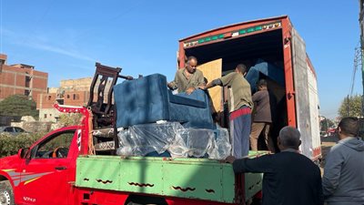 وصول هدية السيدة انتصار السيسي لأسرتي قرية شما بالمنوفية