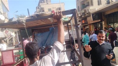 حملة مكبرة لإزالة الإشغالات بالسوق السياحى بأسوان