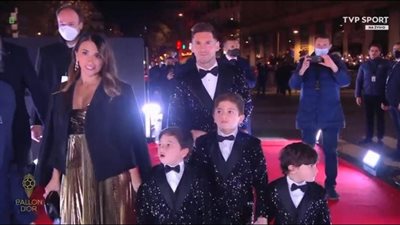 ميسي يصل إلى حفل الكرة الذهبية