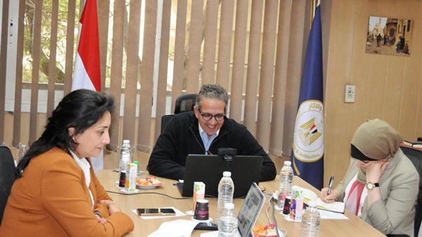 وزير السياحة والآثار