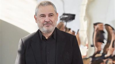 المصمم العالمي إيلي صعب للميس الحديدي: أول عرض أزياء في روما كان من أصعب المواقف في حياتي
