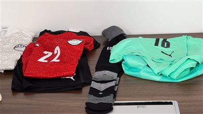 منتخب مصر يرتدي الزي الأساسي الأحمر أمام لبنان في كأس العرب