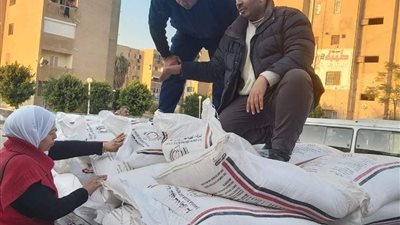 ضبط 24 طن دقيق بلدي مدعم وسكر تمويني قبل بيعها بالسوق السوداء بالجيزة