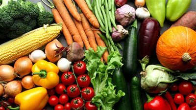 بث مباشر| الطماطم بـ 4 جنيهات للكيلو والخيار بـ5.. تعرف على أسعار الخضروات بالأسواق اليوم