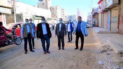 محافظ الغربية يتفقد أعمال الرصف الجانبية بشوارع طنطا 