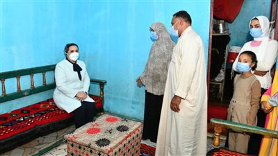 مصدر بالمحافظة: توفير شقة وفرشها لأسرة زارتها قرينة الرئيس بالمنوفية