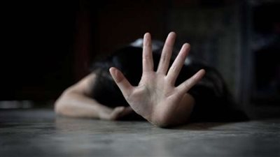 أجبروها على أفعال إباحية.. تفاصيل اتهام شخصين بهتك عرض طفلة تحت تهديد السلاح| تحقيقات