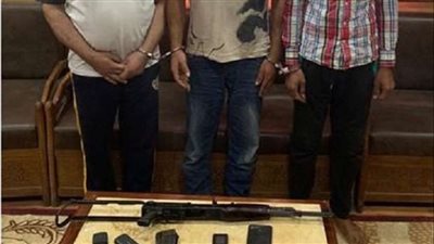 يفتش المواطنين ويسرقهم.. القبض على تشكيل عصابي انتحل صفة رجال شرطة بمصر القديمة